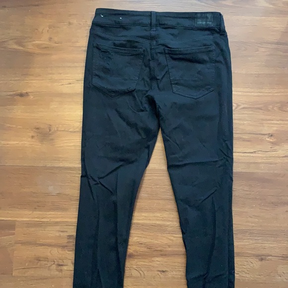 Women’s American Eagle jeans - Picture 3 of 5